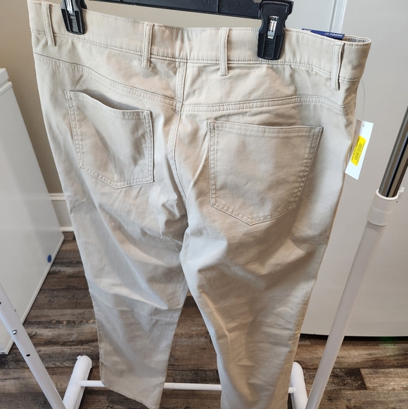 Roundtree & Yorke - Picture 2 of 2